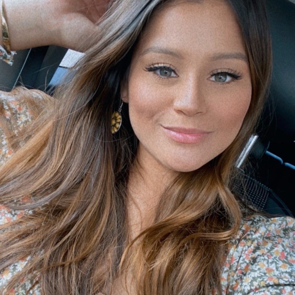 Meet your Posher, Selena